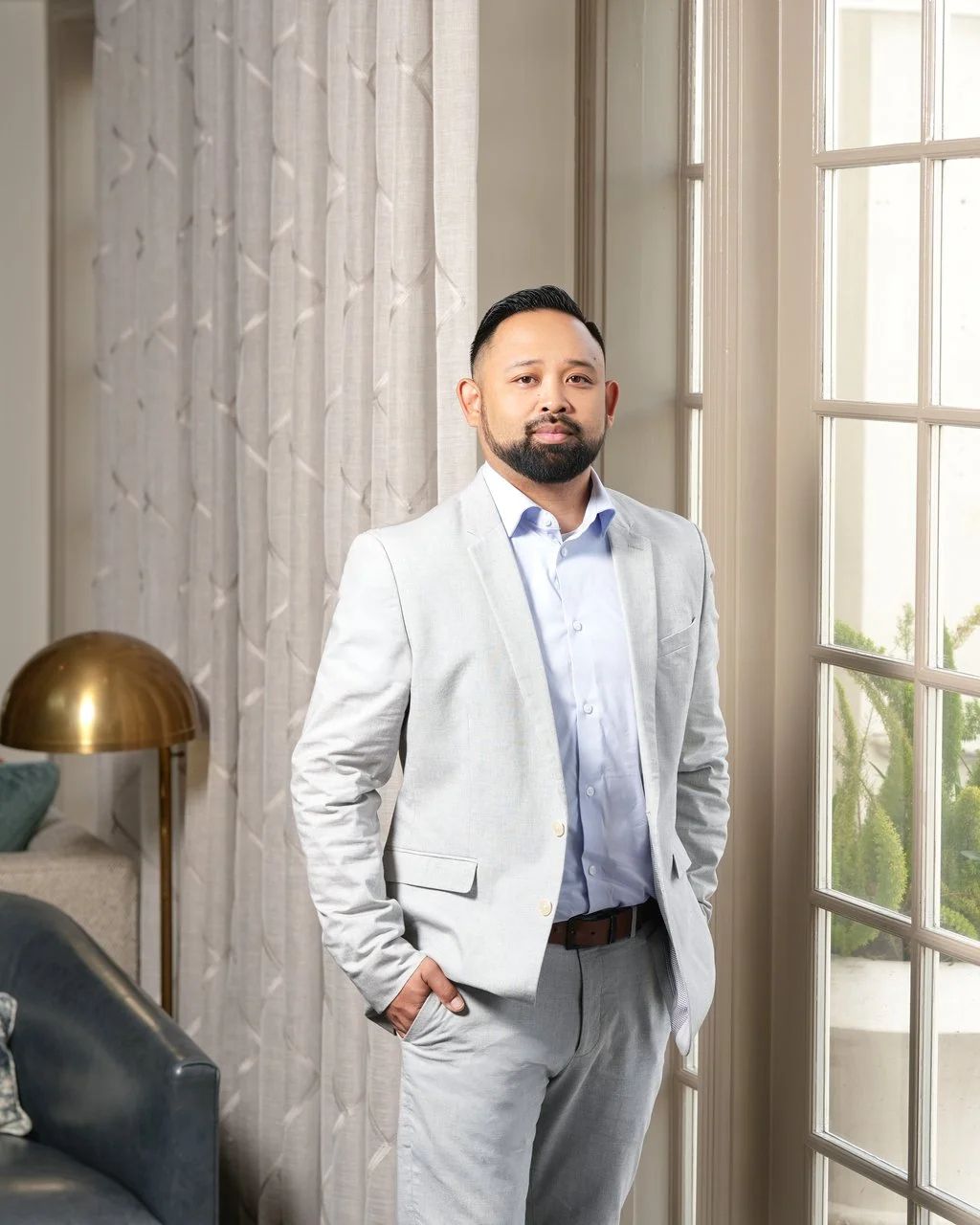 Business-style dating portrait in Palo Alto, California