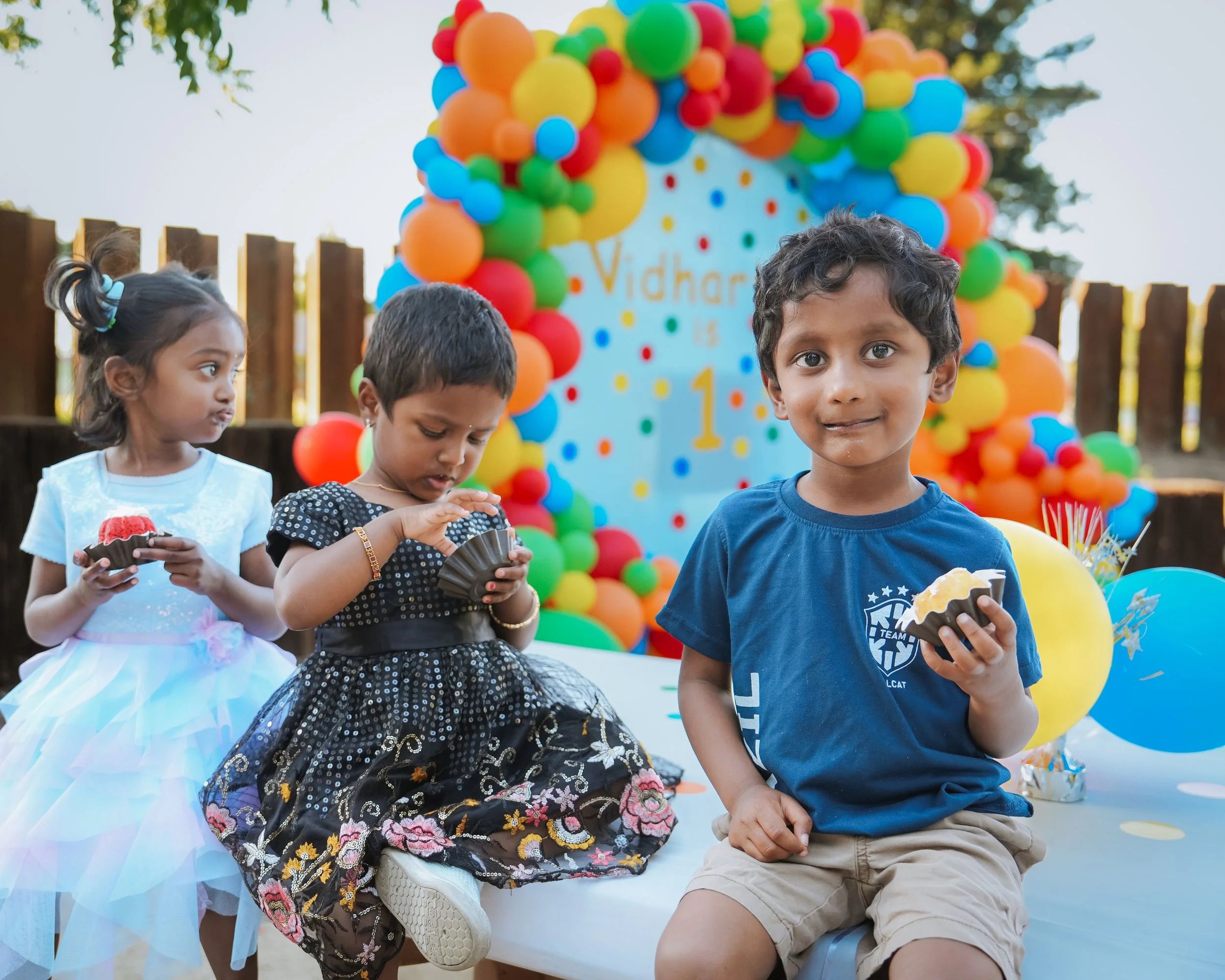 Event and candid photo coverage along Twin Dolphin Drive in Redwood Shores, California by Pacifica Studio.