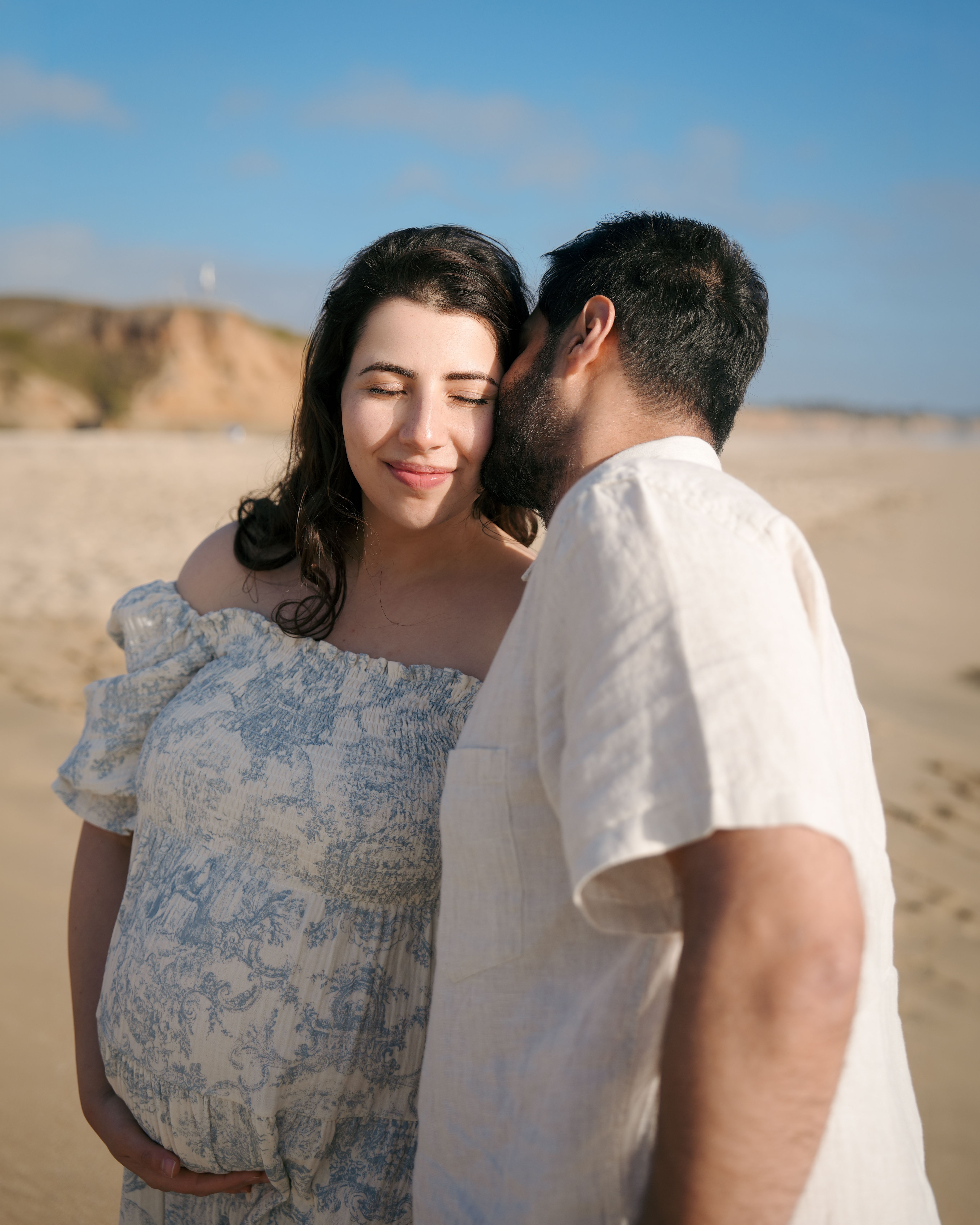 Beach breeze maternity portrait in San Bruno, California