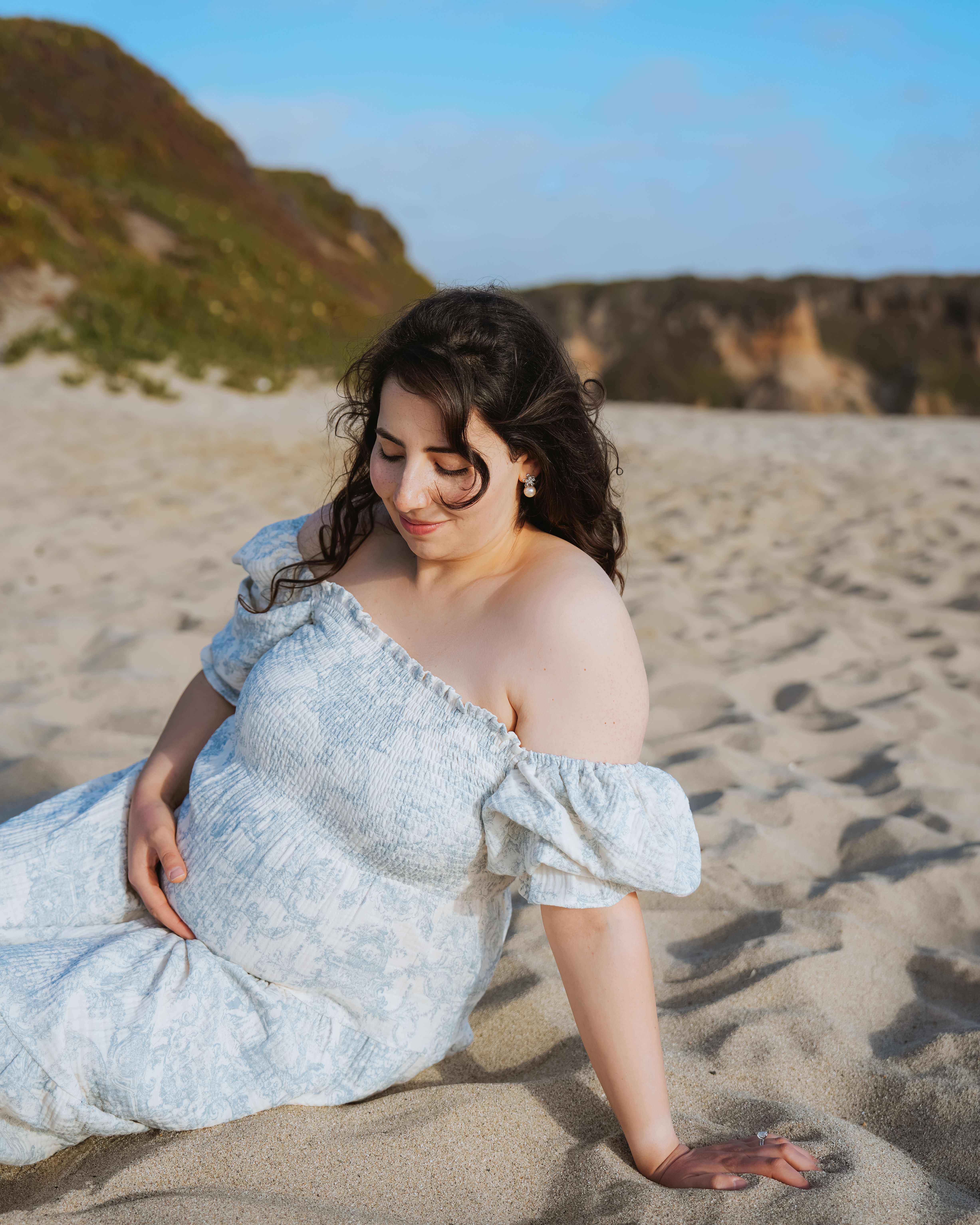 Sunset maternity walk in Sausalito, California