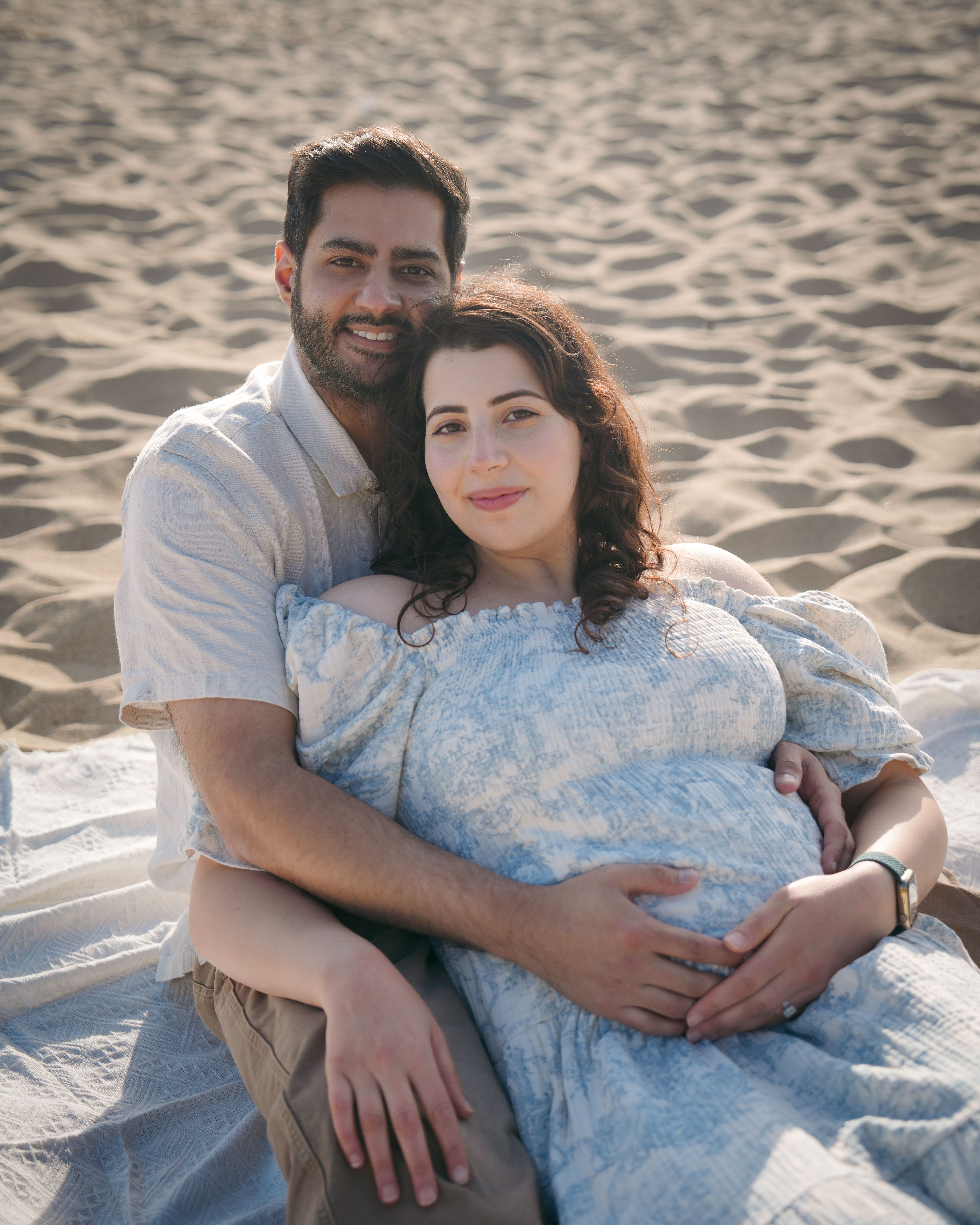 Oceanfront maternity handhold portrait in Pacifica, California