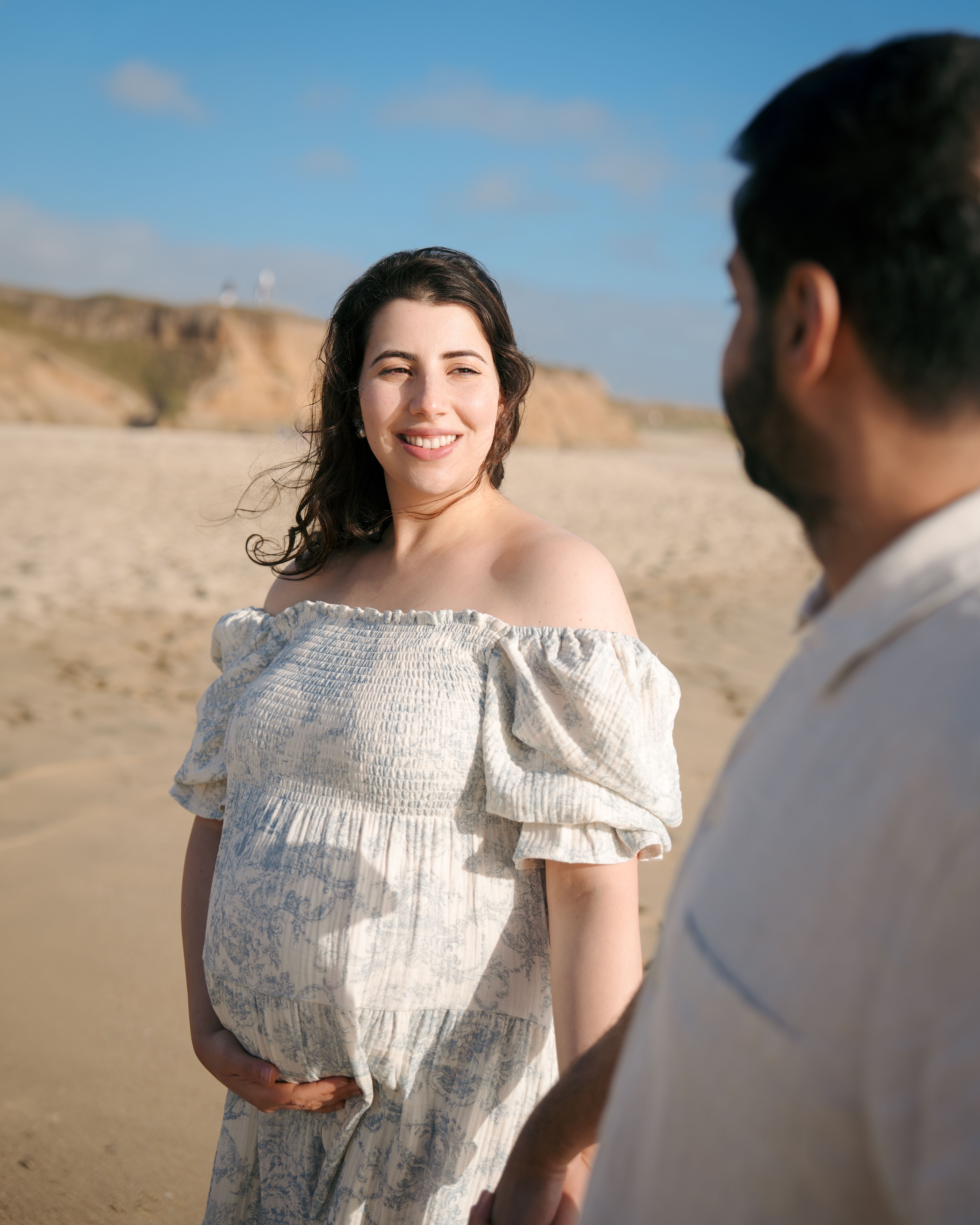 Standing maternity portrait by the dunes in Burlingame, California