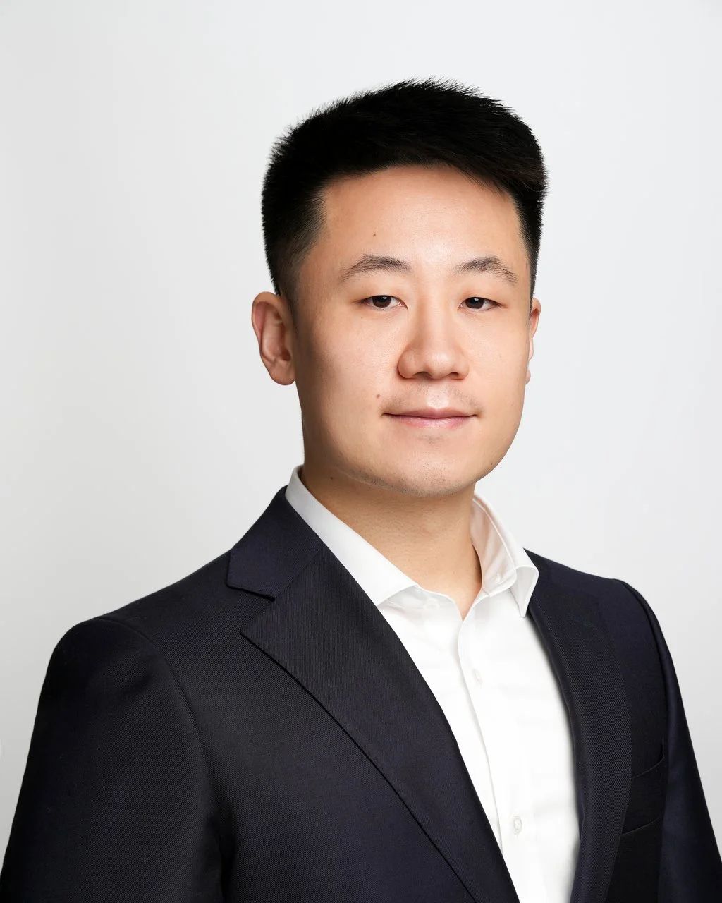Professional men’s headshot on State Street in Los Altos, California.