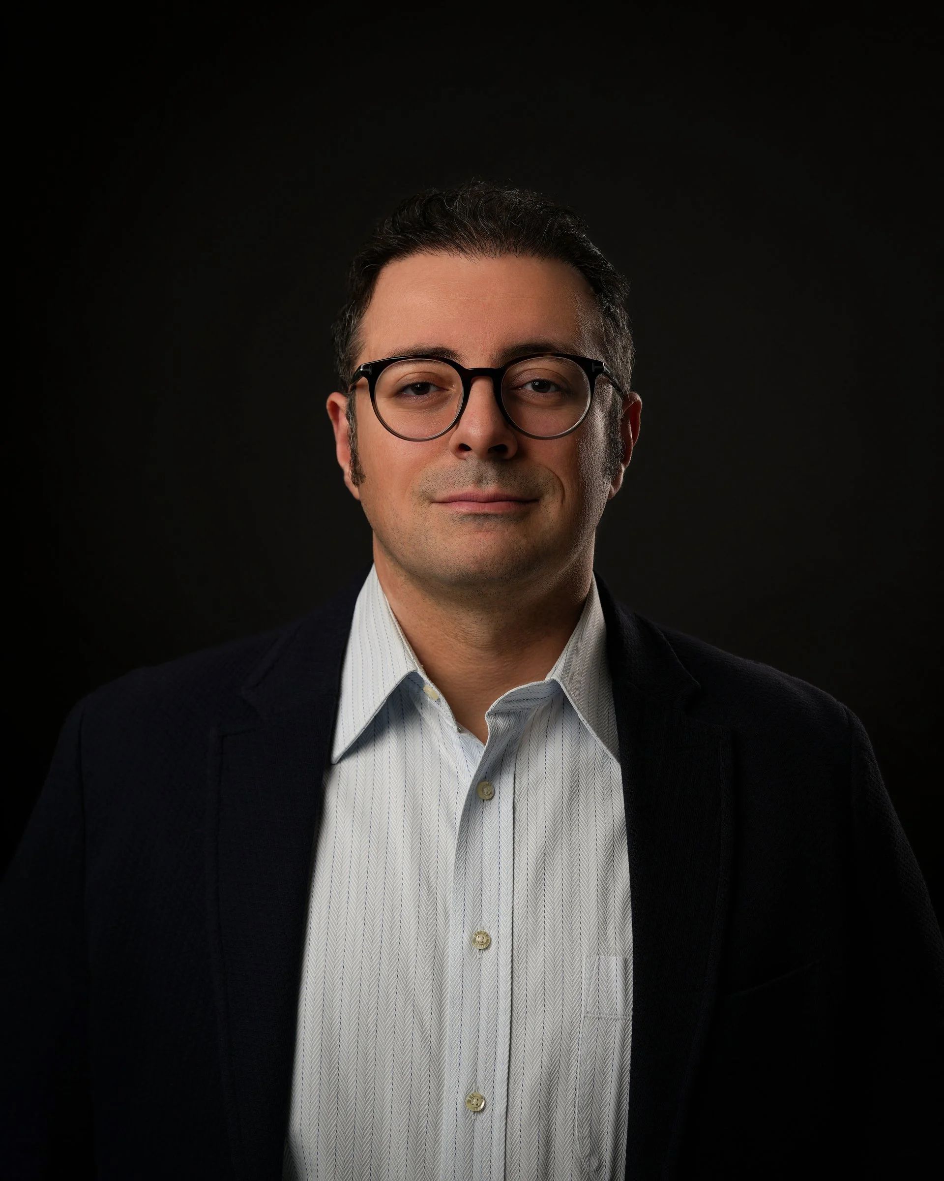 Redwood Shores men’s headshot - Pacifica Studio Professional men’s headshot in Redwood Shores, CA by Pacifica Studio.