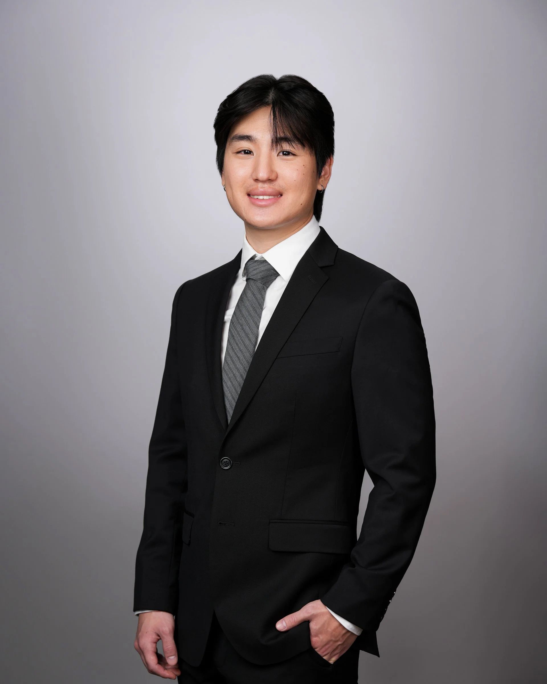 San Rafael Fourth Street men’s headshot - Pacifica Studio Professional men’s headshot on Fourth Street in San Rafael, California.