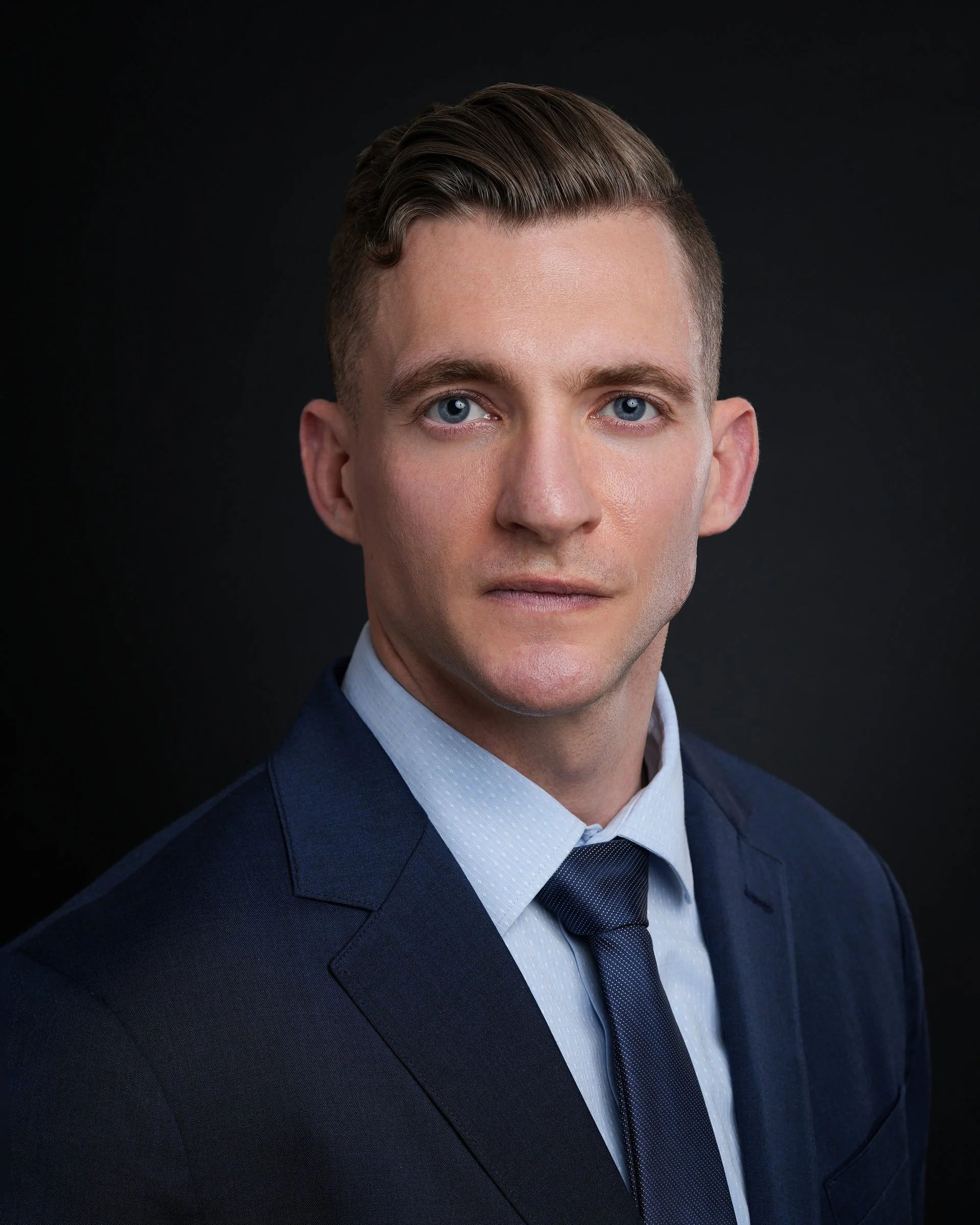 Walnut Creek Broadway Plaza men’s headshot - Pacifica Studio Professional men’s headshot at Broadway Plaza in Walnut Creek, California.