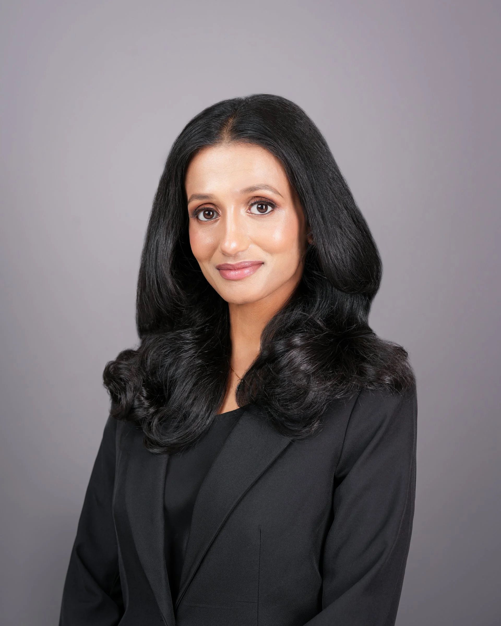 Professional women’s headshot in the Westlake neighborhood of Daly City, California.