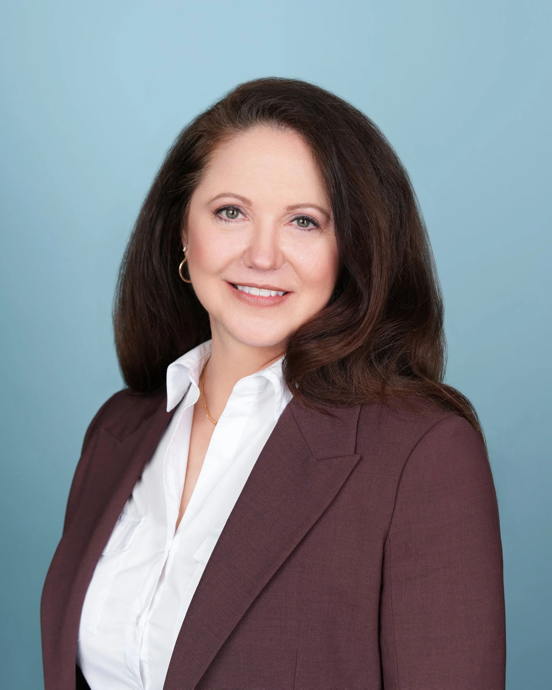 Professional women’s headshot on Laurel Street in San Carlos, California.