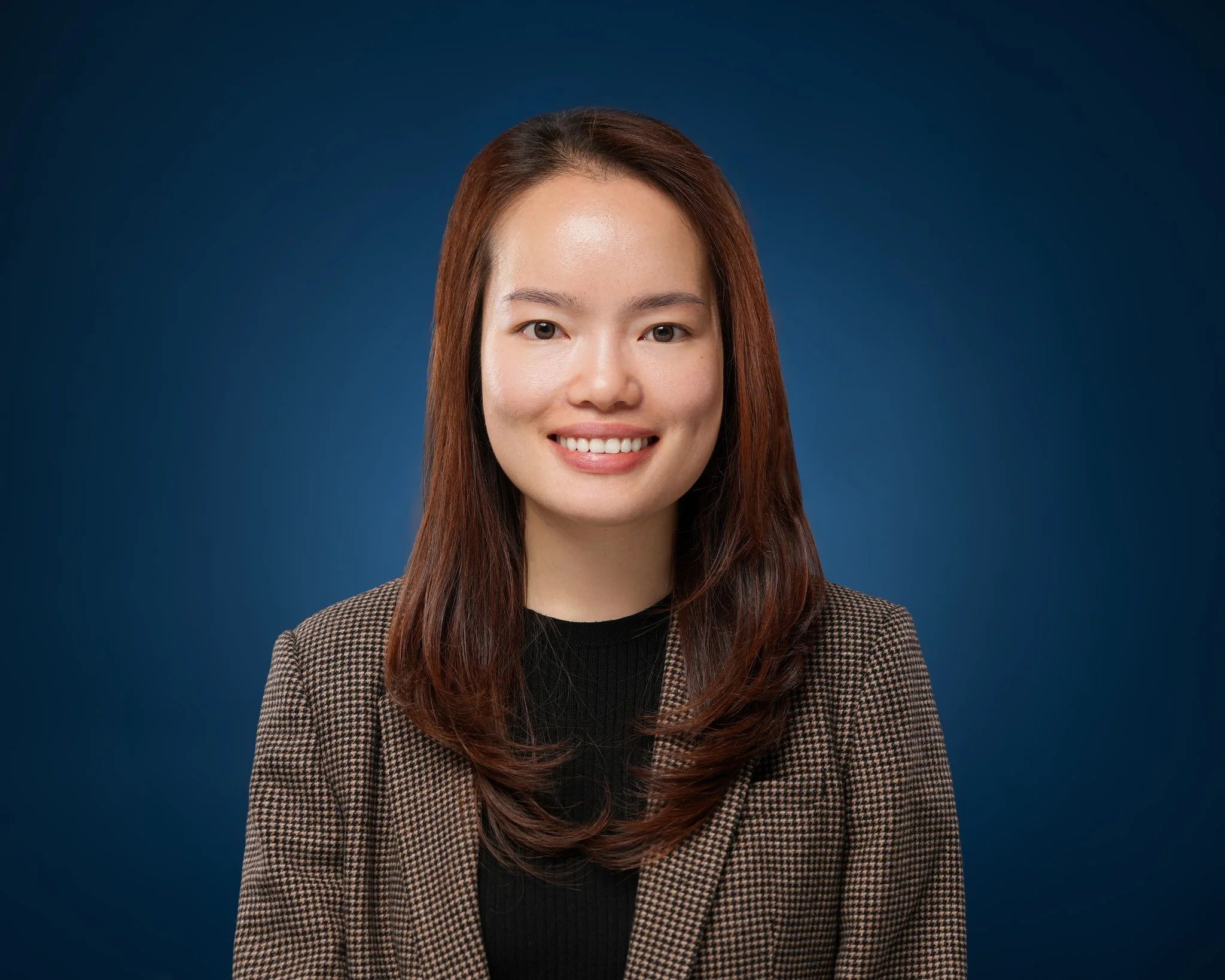Professional women’s headshot in the SoFA District of San Jose, California.